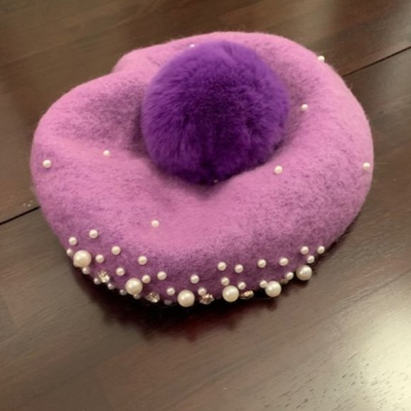 *HP* Purple wool beret with pearls, rhinestones and faux fur pom pom NWOT - Picture 2 of 6